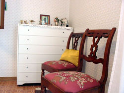 This bedroom is where Sandelli’s guests get a good night’s sleep.