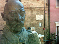 museumstatue