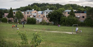 The soccer field is a meeting place for children. Two tennis courts and a playground will be built next to it as part of the redevelopment.